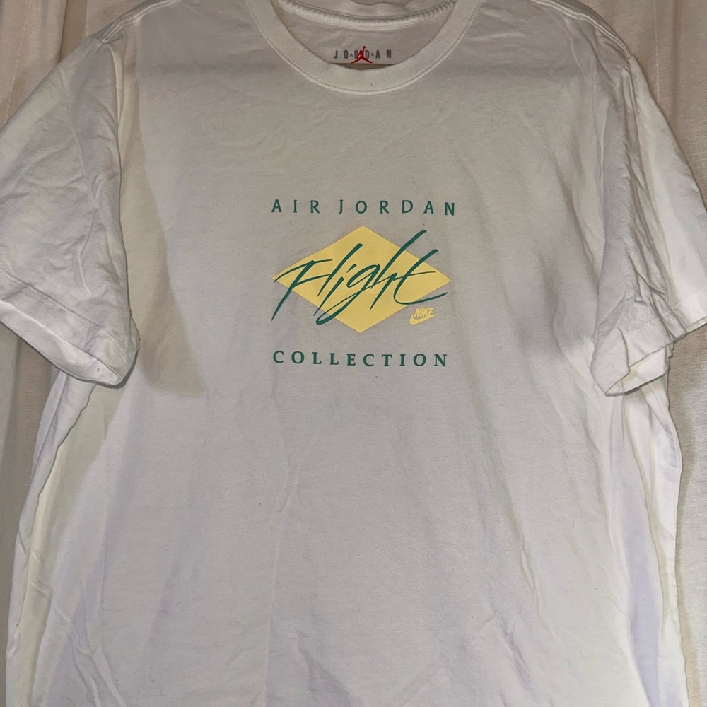 Air Jordan shirt XXL worn once, no marks.